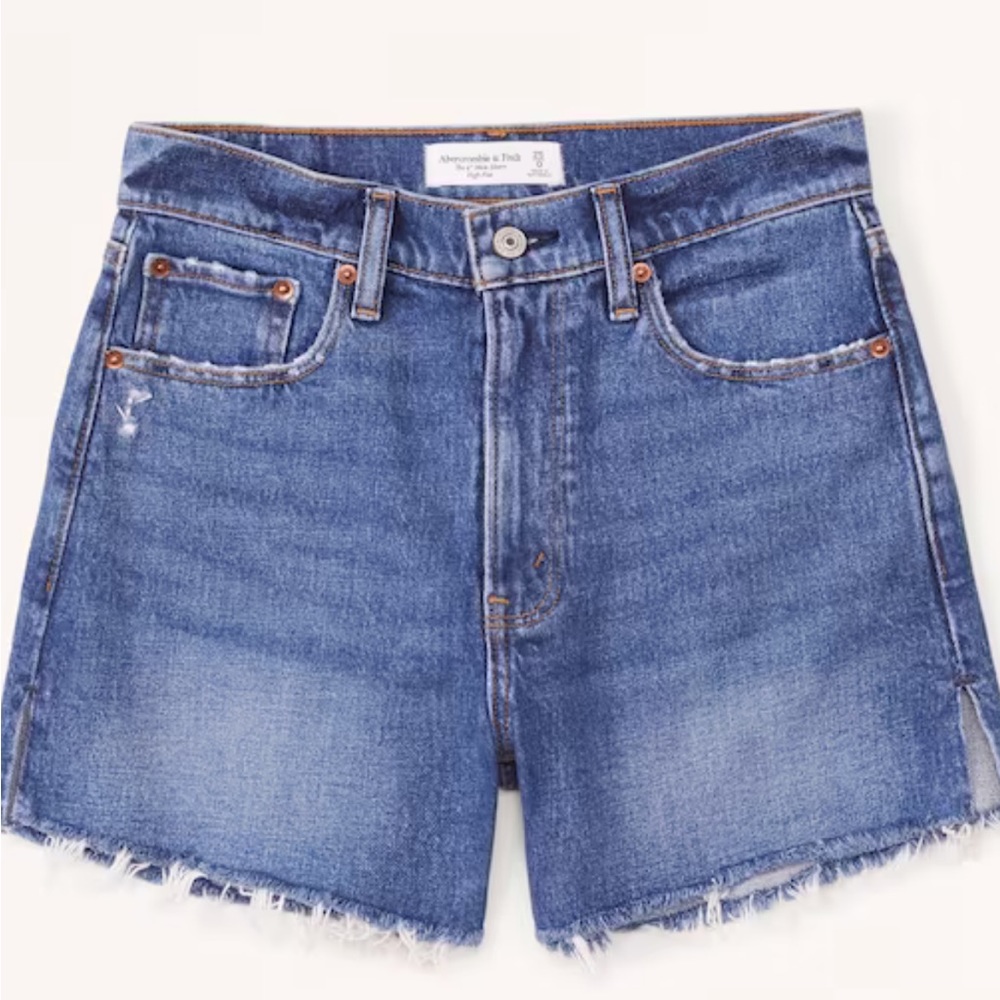 Abercrombie 4” Mom Short High Rise Size 26